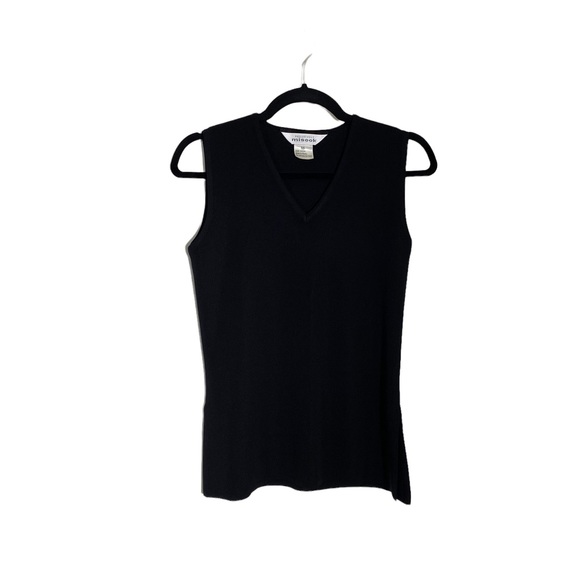 MISOOK Black Sleeveless V-neck Tank Top